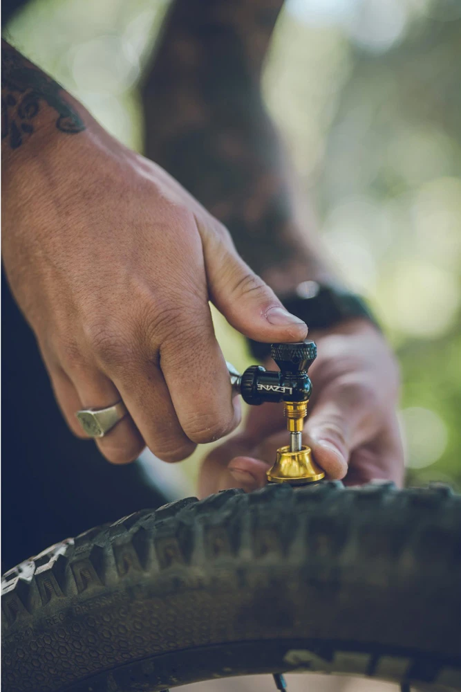 Lezyne Tubeless CO2 Blaster Inkl. Zwei CO2 Kartuschen – Bild 6